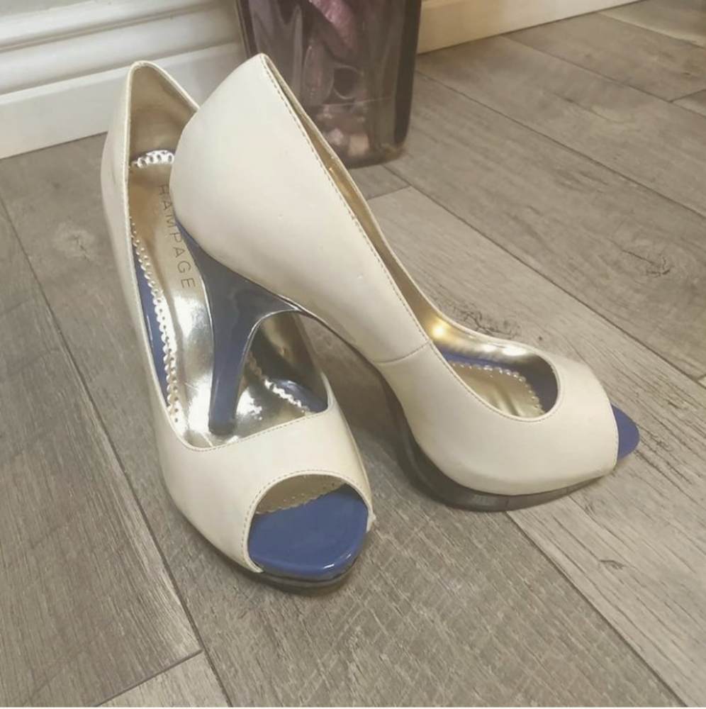 Tan and blue Rampage heels sz 9.5